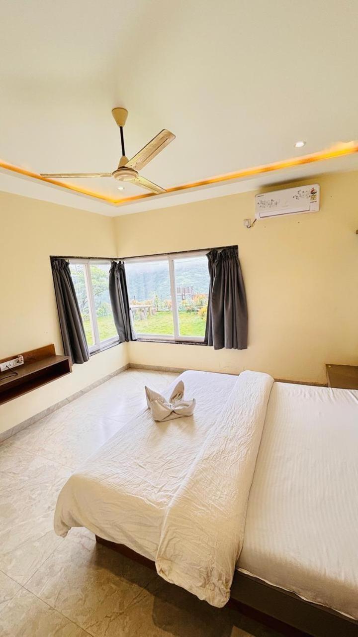 פנצ'גאני Paramount 3 Ac Bedrooms Hall Garden With Lake View מראה חיצוני תמונה