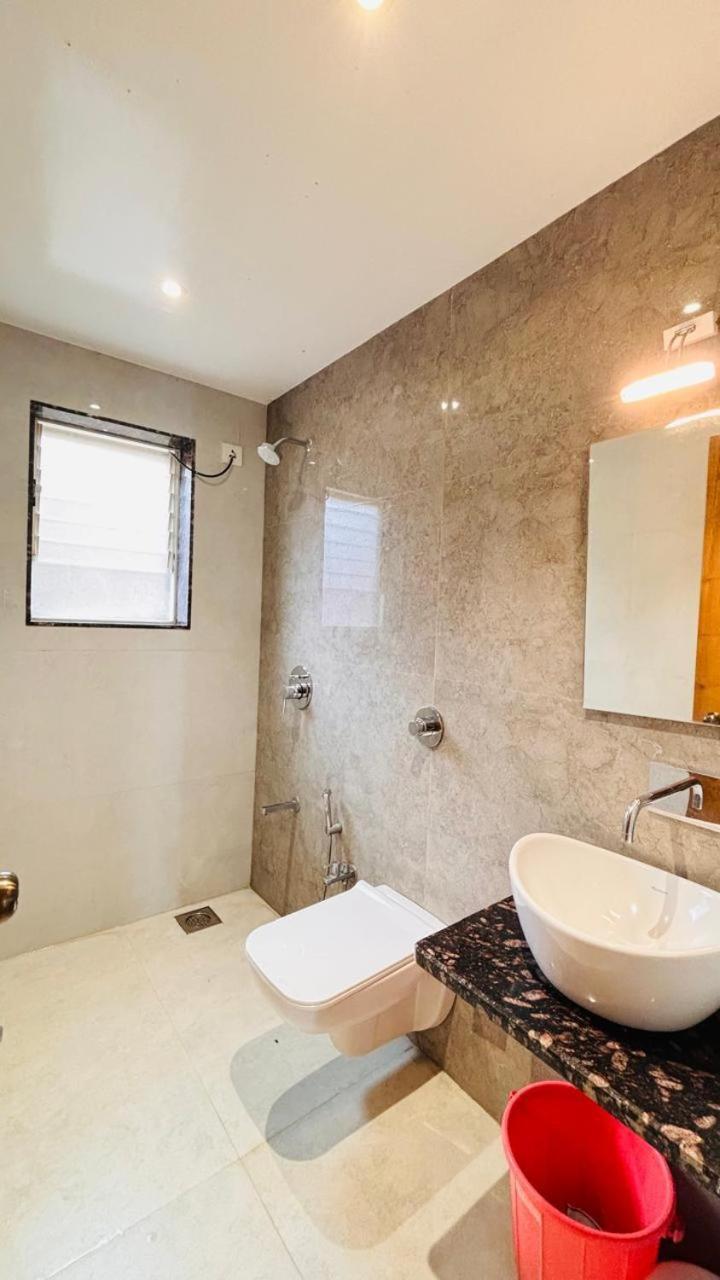 פנצ'גאני Paramount 3 Ac Bedrooms Hall Garden With Lake View מראה חיצוני תמונה