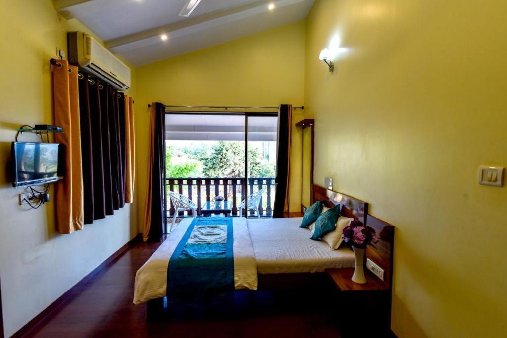 פנצ'גאני Paramount 3 Ac Bedrooms Hall Garden With Lake View מראה חיצוני תמונה