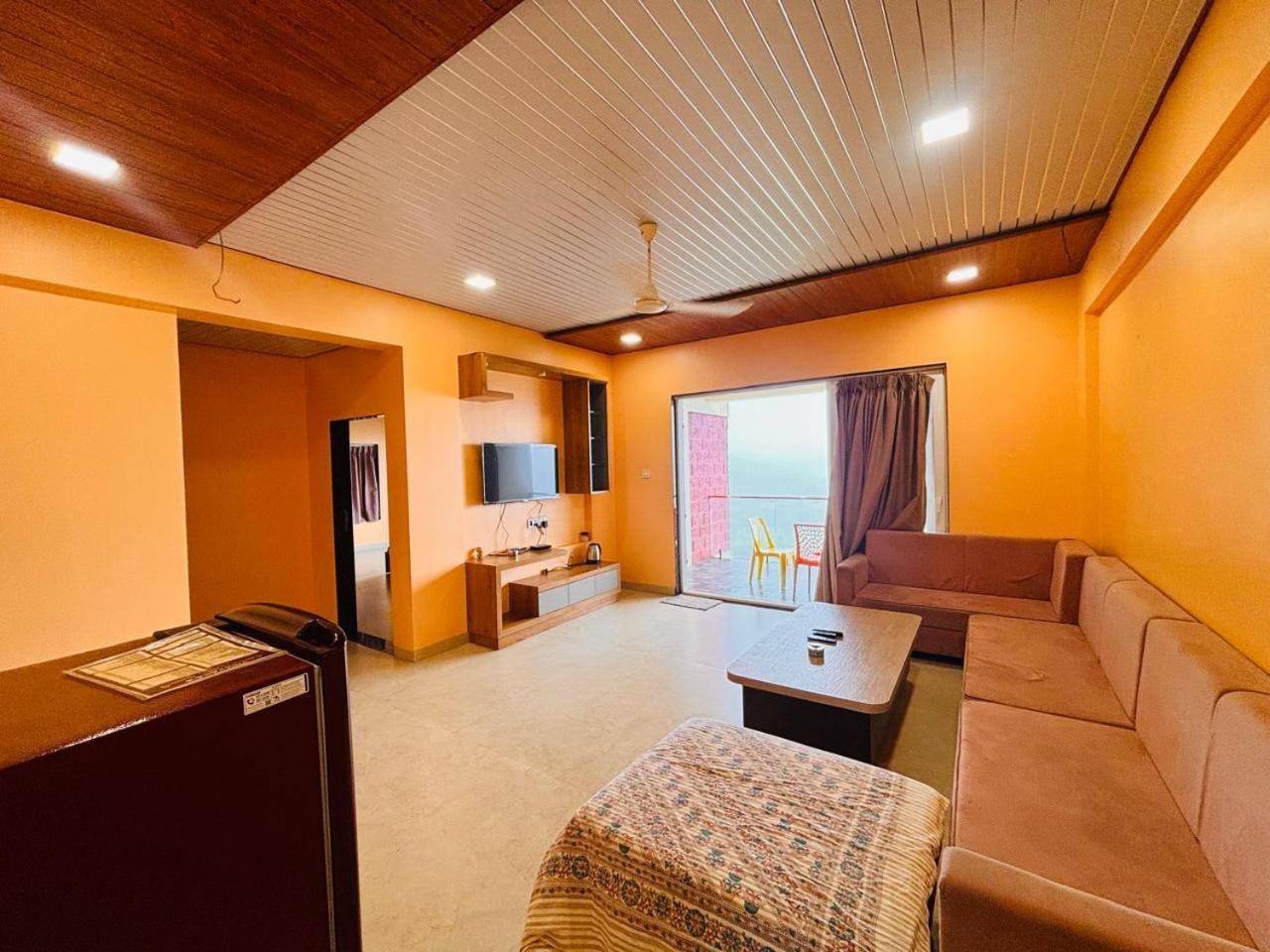 פנצ'גאני Paramount 3 Ac Bedrooms Hall Garden With Lake View מראה חיצוני תמונה