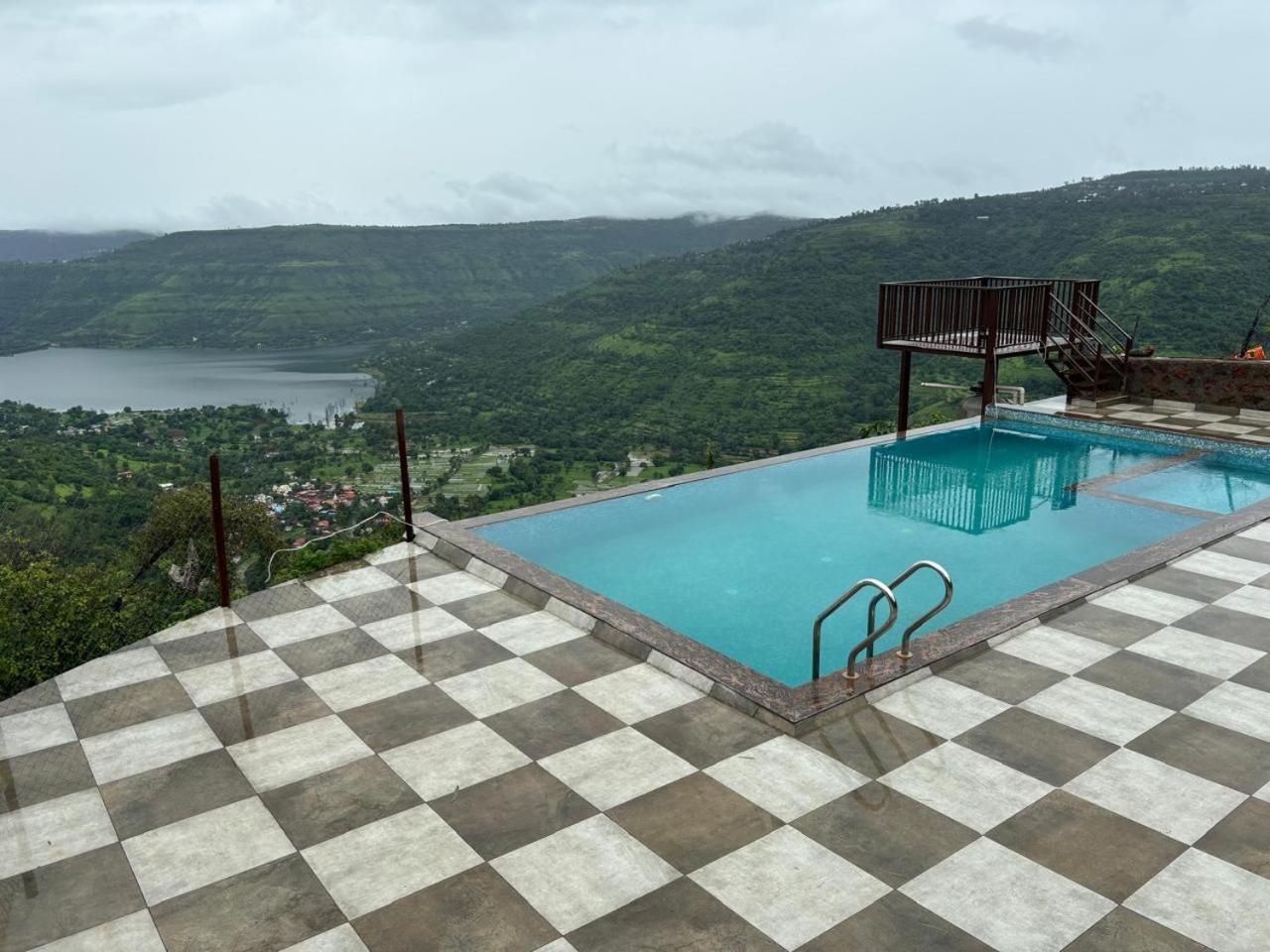 פנצ'גאני Paramount 3 Ac Bedrooms Hall Garden With Lake View מראה חיצוני תמונה
