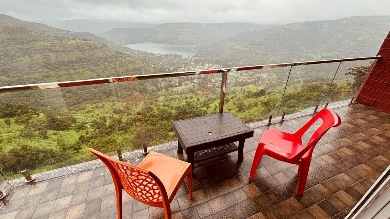 פנצ'גאני Paramount 3 Ac Bedrooms Hall Garden With Lake View מראה חיצוני תמונה