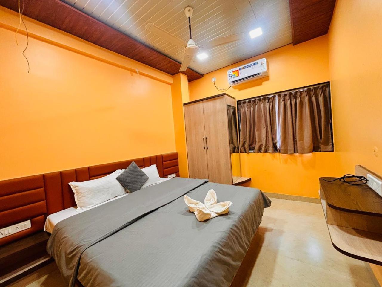 פנצ'גאני Paramount 3 Ac Bedrooms Hall Garden With Lake View מראה חיצוני תמונה