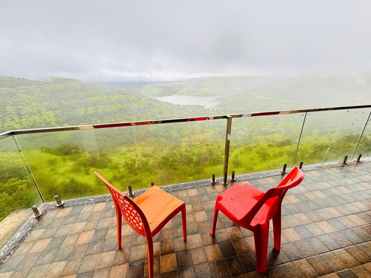 פנצ'גאני Paramount 3 Ac Bedrooms Hall Garden With Lake View מראה חיצוני תמונה
