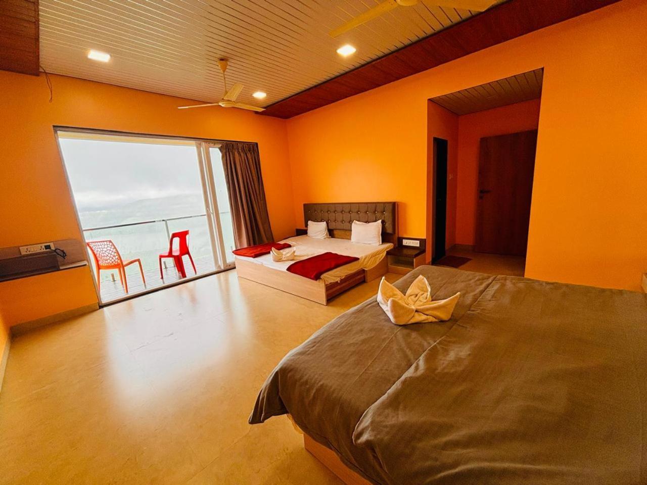 פנצ'גאני Paramount 3 Ac Bedrooms Hall Garden With Lake View מראה חיצוני תמונה
